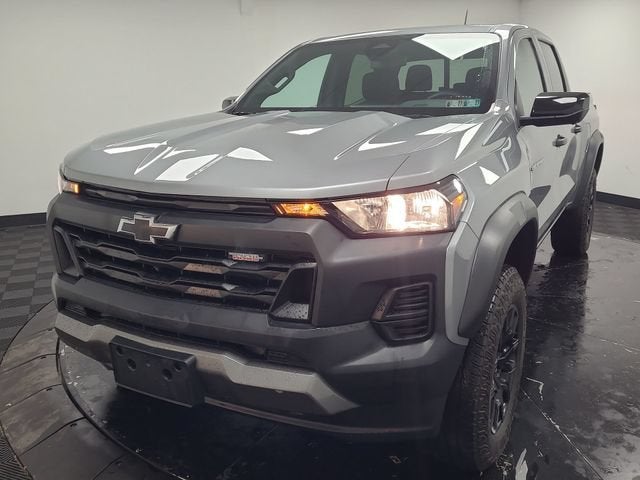 2024 Chevrolet Colorado Trail Boss in Sterling Gray Metallic — front three-quarter view