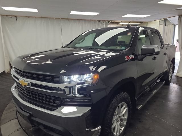 2019 Chevrolet Silverado 1500 LT in Black — front three-quarter view