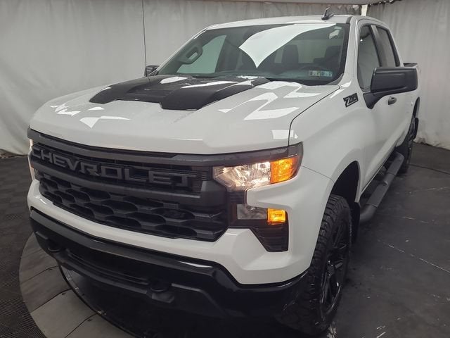 2024 Chevrolet Silverado 1500 Custom Trail Boss in Summit White — front three-quarter view