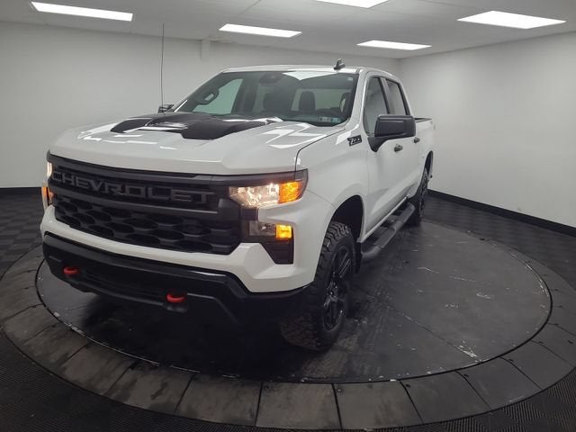 2023 Chevrolet Silverado 1500 Custom Trail Boss in Summit White — front three-quarter view